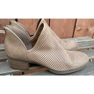 Sofft Women's Canobie Booties Cutout Sides Zipper Leather Natural Brown 9M